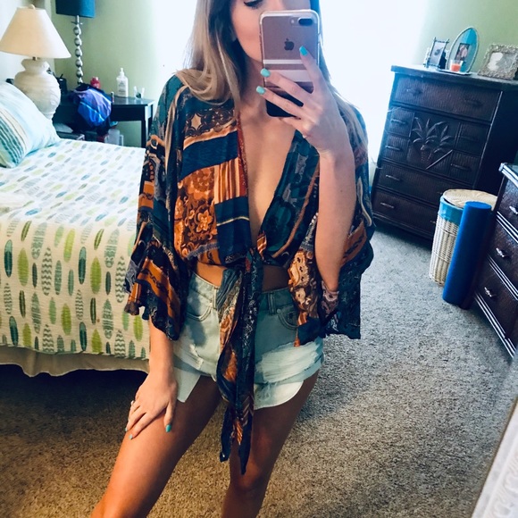 Vici Tops - SOLD ❌ Vici Boho tie top